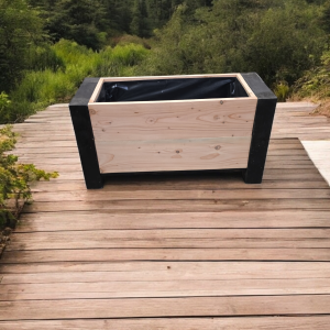 Douglas bloembak met zwart houten frame
